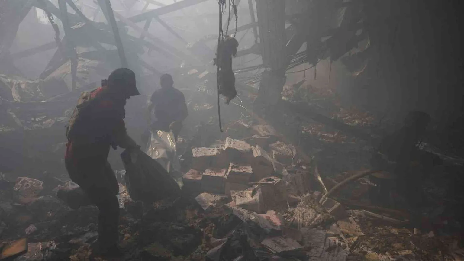 Nell'inferno di Kharkiv, dove la gente è persino stanca di fuggire