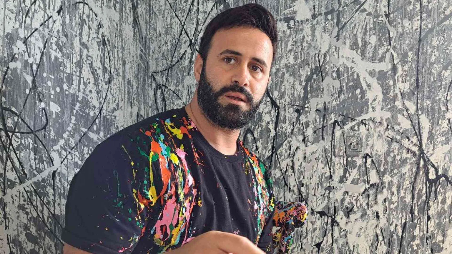 Da emarginato a star dei social. Artista druso: «La mia rabbia a colori»