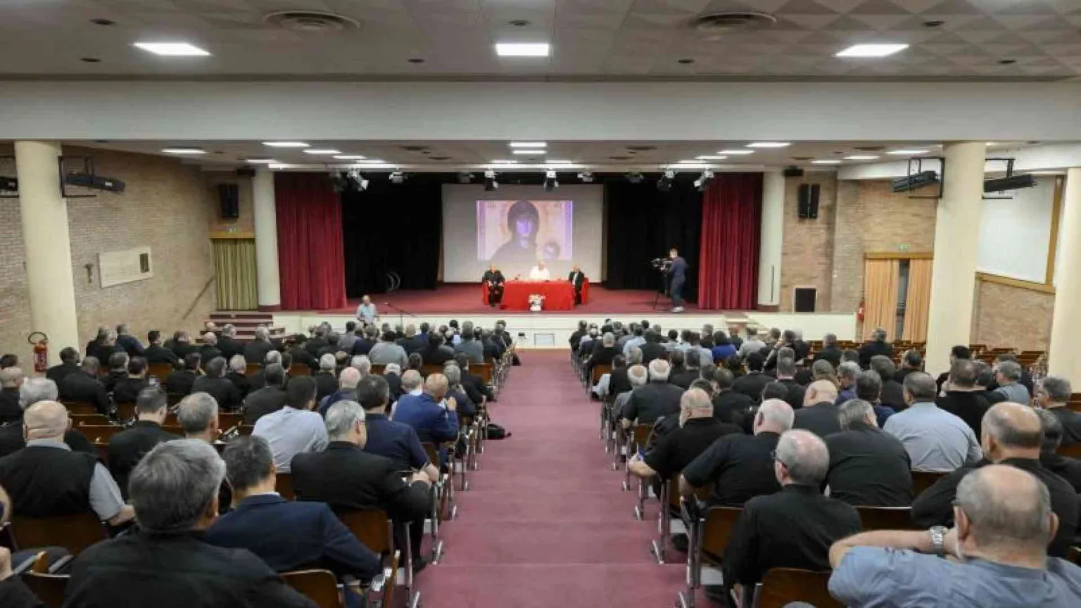 Giubileo e seminaristi gay, l'incontro del Papa con i sacerdoti romani