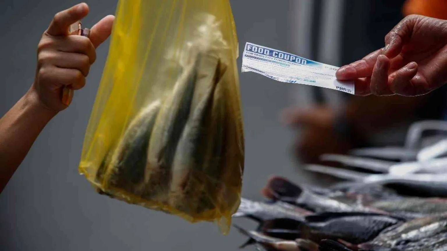 I buoni pasto per il pasto non bastano più. Si usano al supermercato