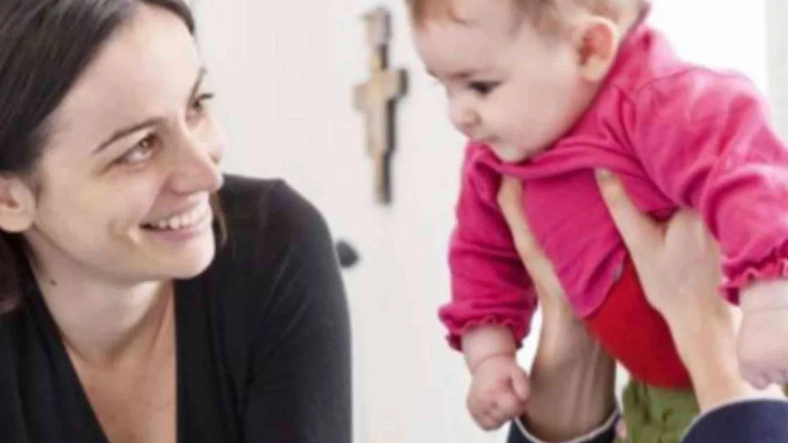 L’insostenibile costo di avere un figlio: a carico anche se lavora