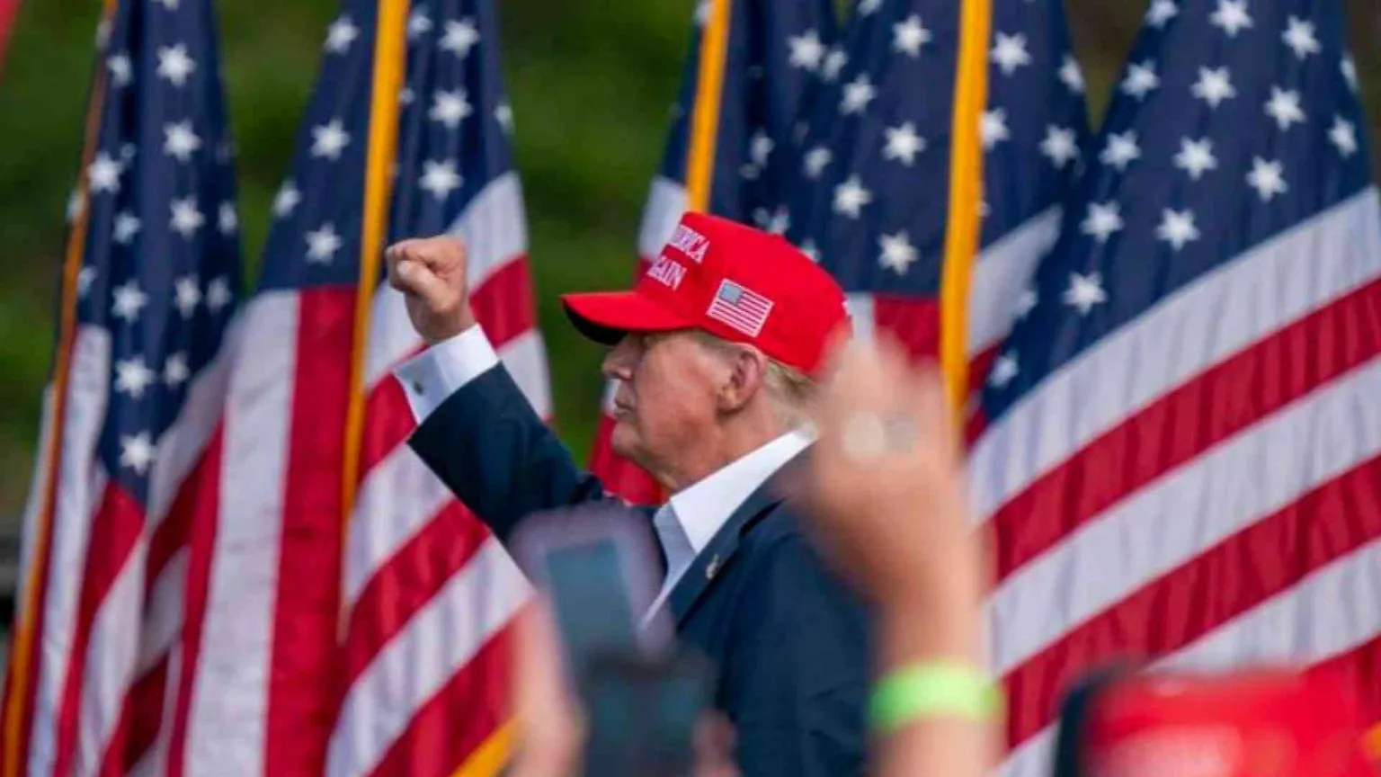 Giudizio a metà sull'immunità a Trump, via libera alla nomination