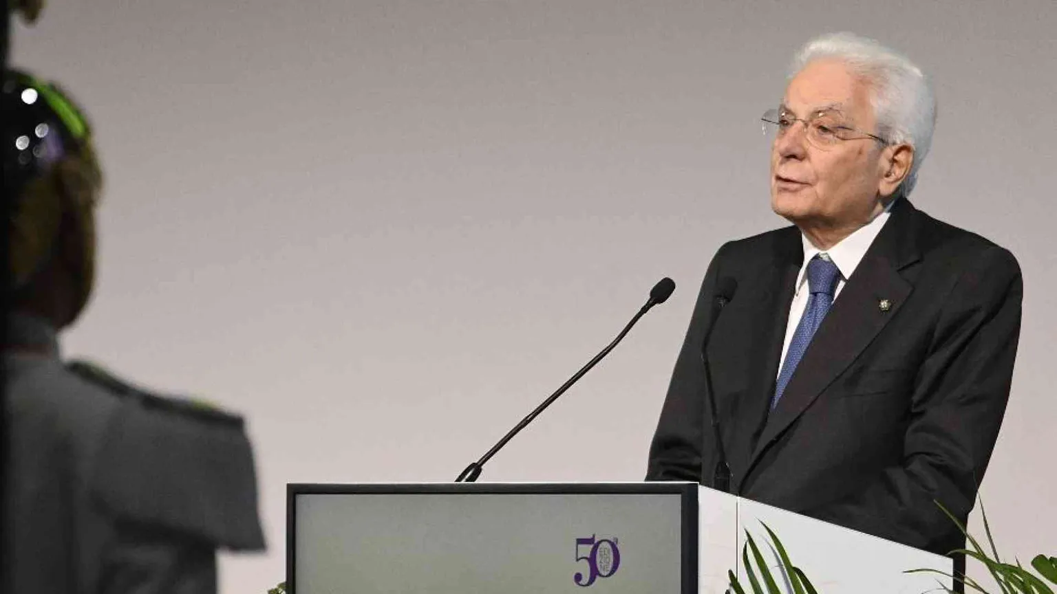 Per gli «analfabeti di democrazia» il vocabolario di Mattarella