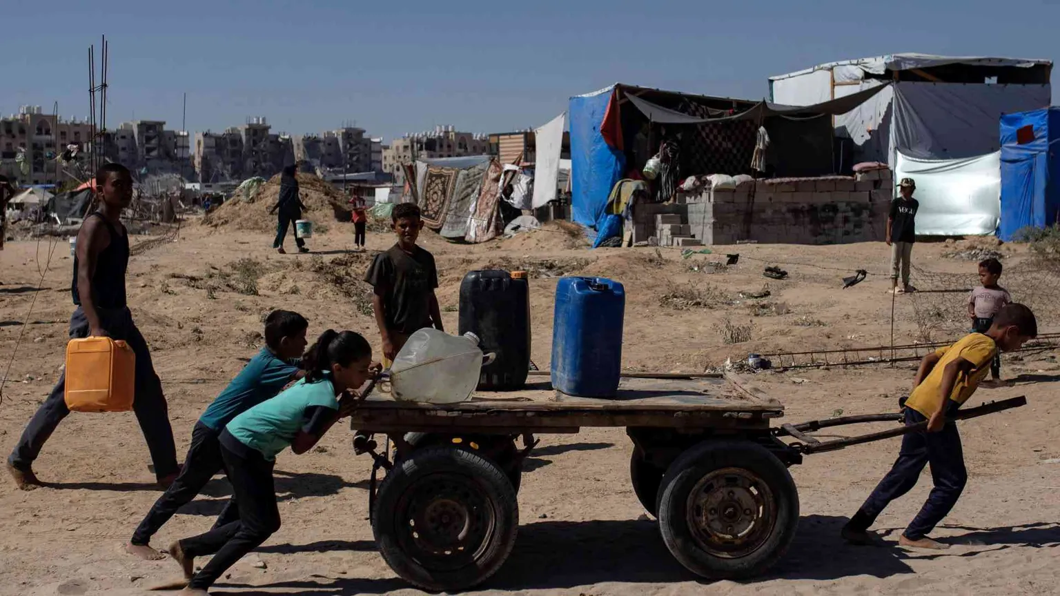 Israele “va a vedere” la tregua di Hamas. Pacifista italiano ferito dai coloni