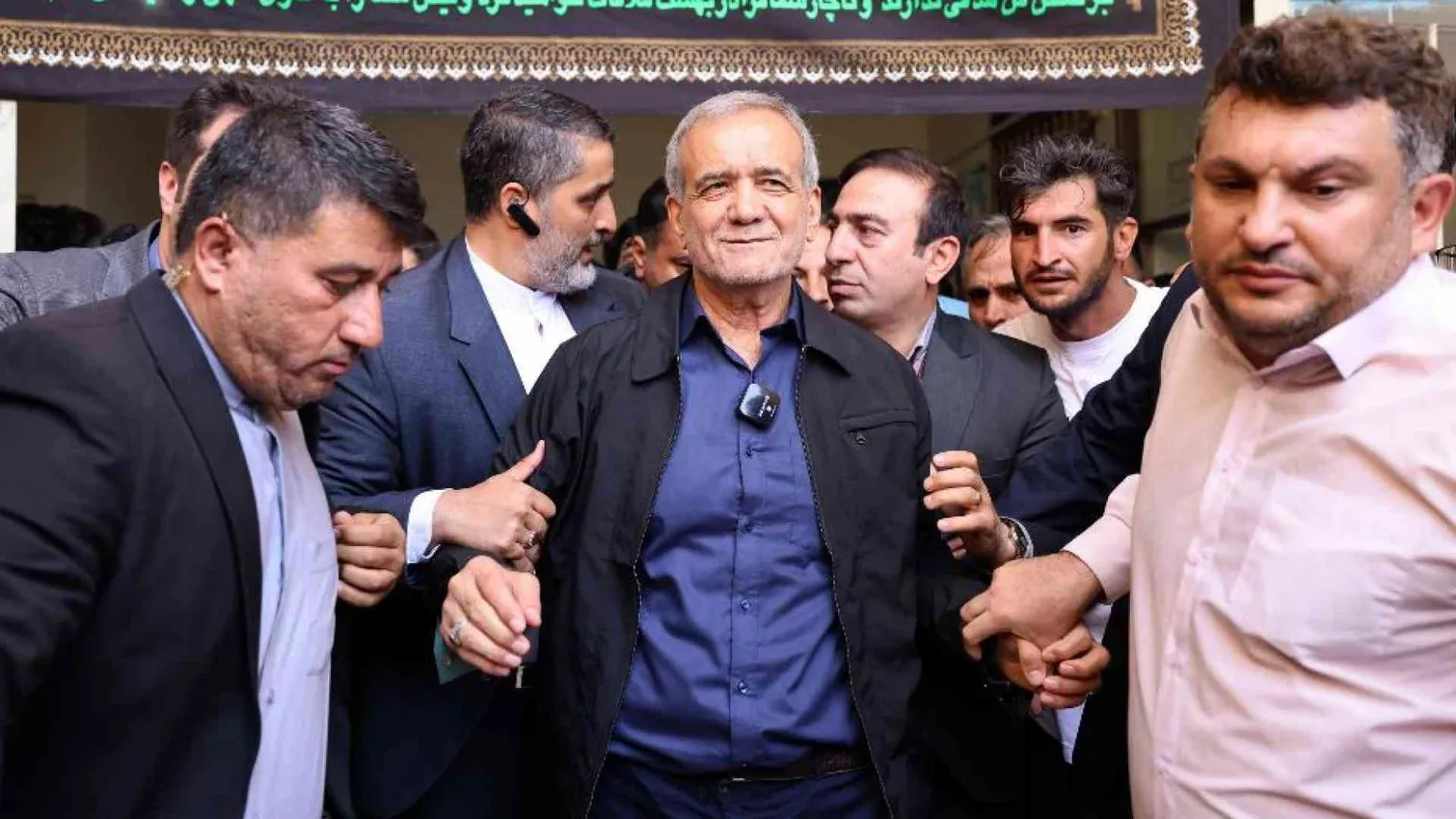Il riformista Pezeshkian è il nuovo presidente. Ora mano tesa all'Occidente?