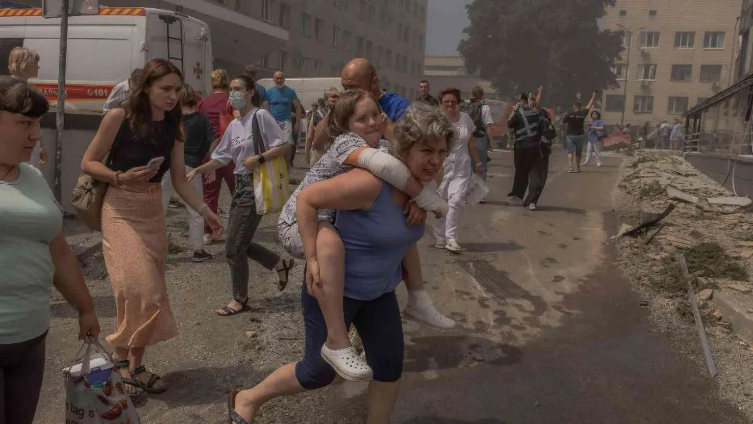 Colpito ospedale pediatrico a Kiev. Decine di morti. Onu: raid inaccettabili