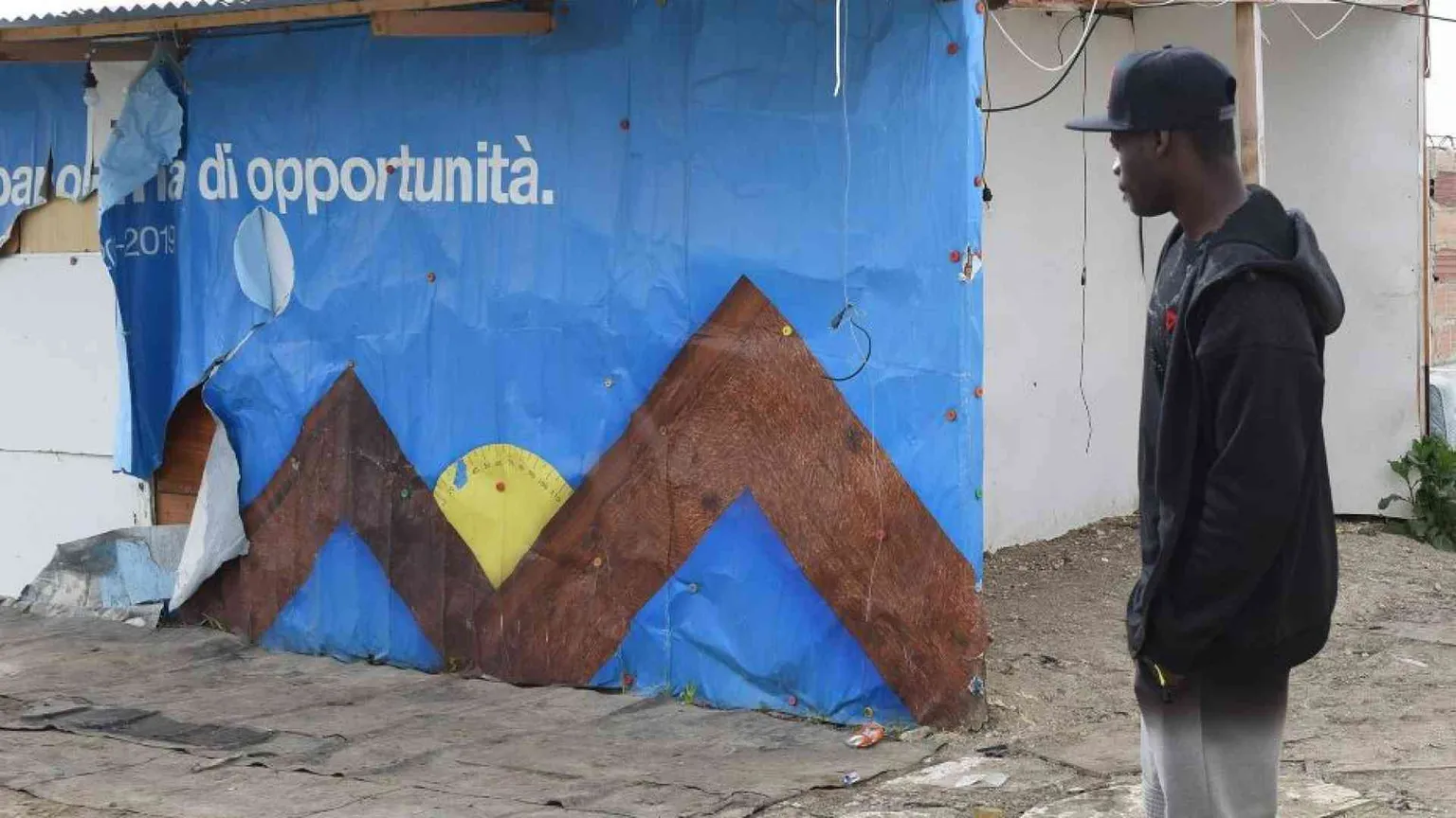 Il ghetto dei braccianti diventa una scuola (per una settimana)
