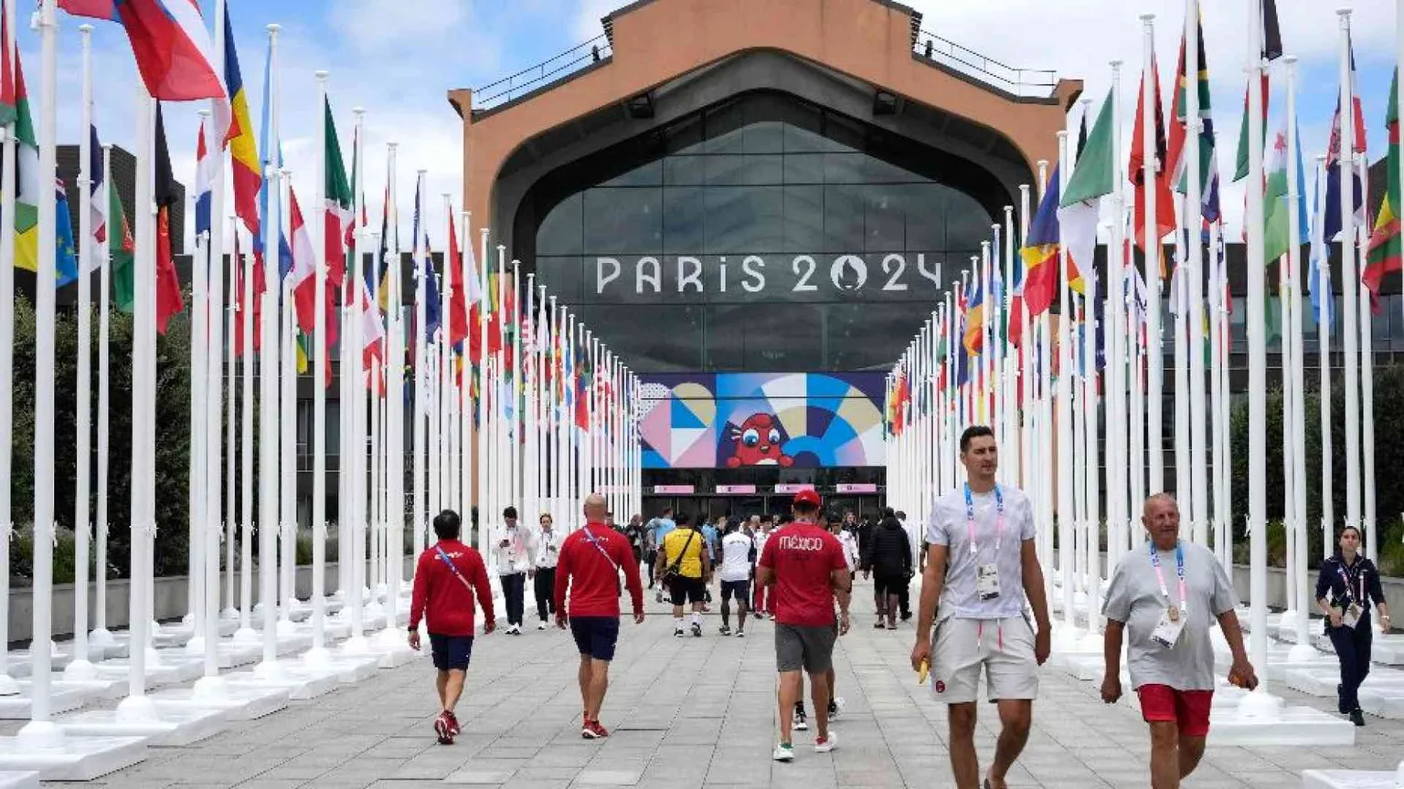 Villaggio olimpico, il mondo racchiuso in un residence