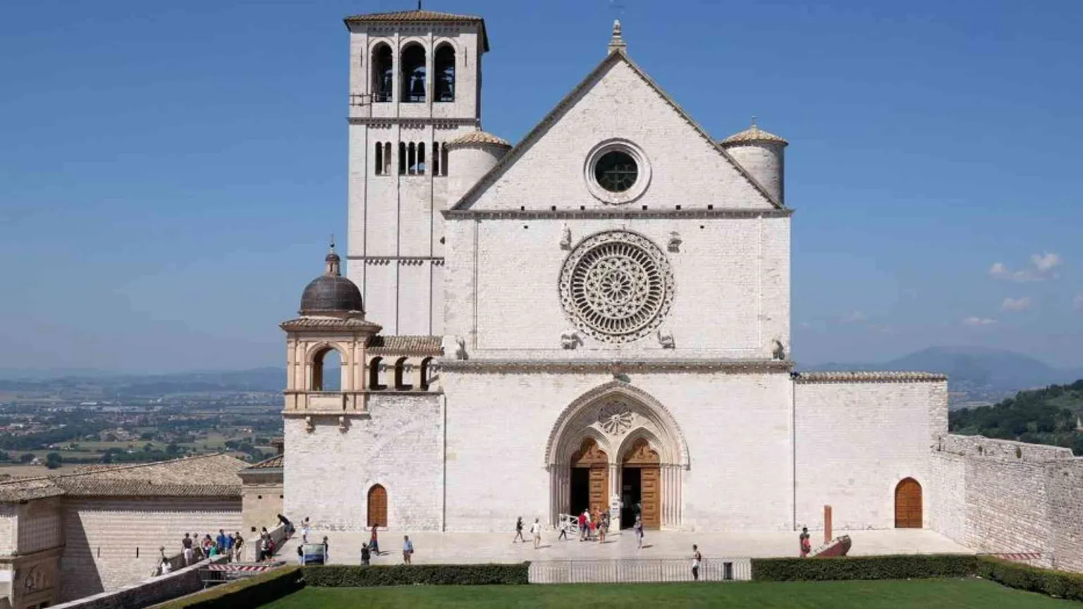 Su Rai 3 un agosto "In cammino" verso i territori dello spirito