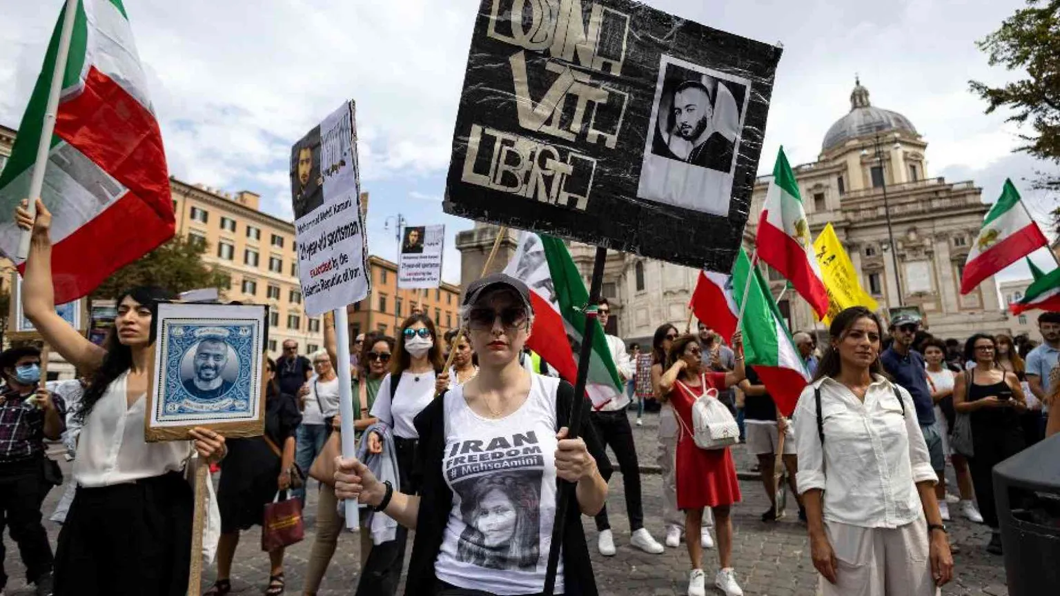 Impiccato in Iran manifestante arrestato nelle proteste per Mahsa
