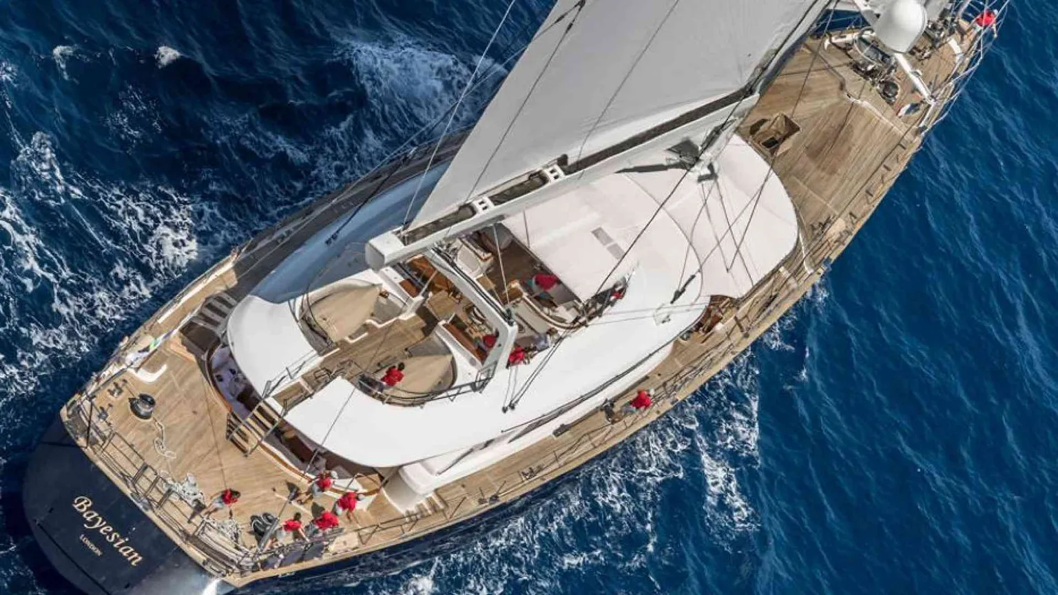 La tempesta, l'Sos, il naufragio: cosa è successo allo yacht Bayesian