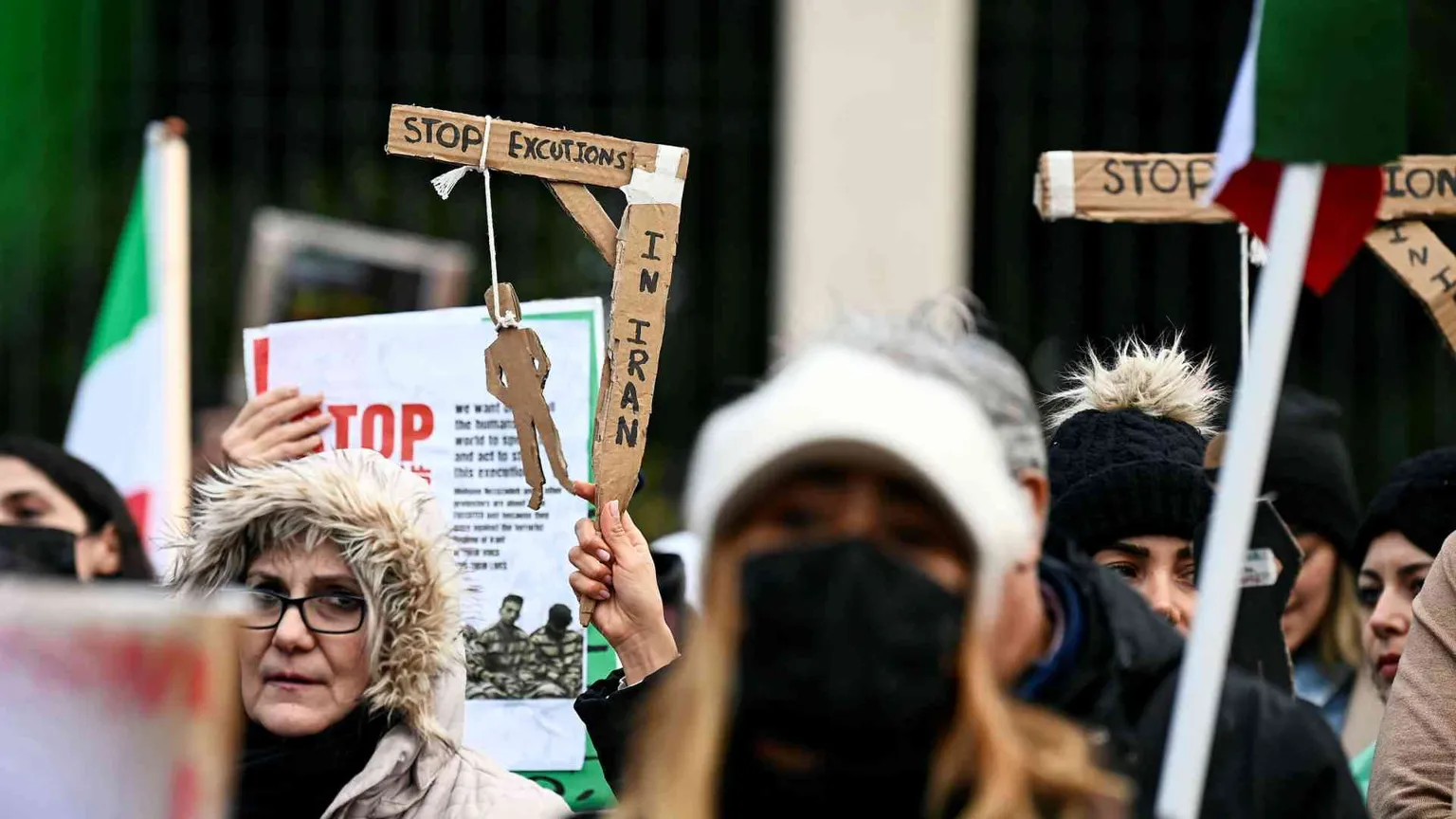 L'Iran senza pietà: otto impiccagioni in poche ore