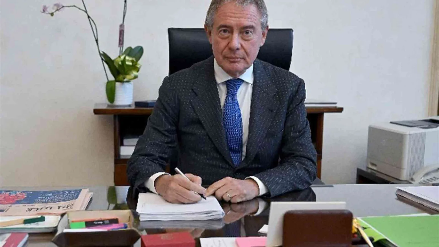 Governo e Stellantis ai ferri corti