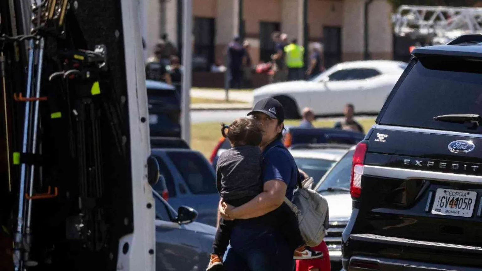 14enne fa strage a scuola in Georgia. Harris promette stretta sulle armi