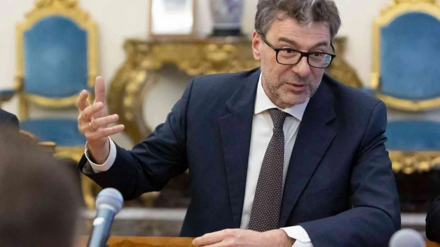Sgravi per chi fa figli? All'idea di Giorgetti mancano le risorse