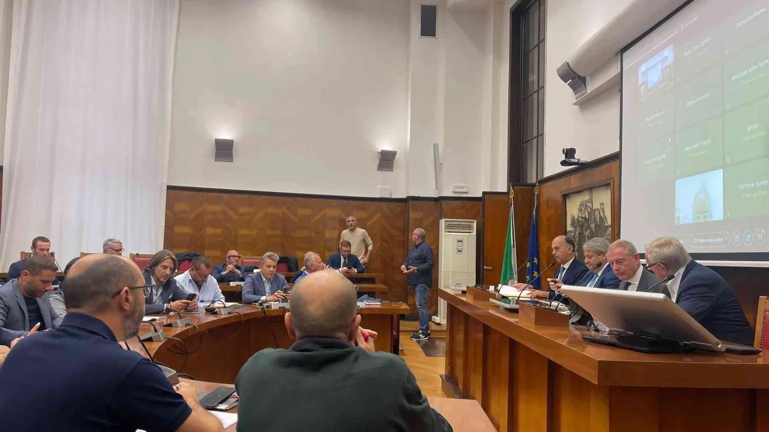 Incertezza sulla Gigafactory di Termoli, Urso sposta i fondi Pnrr altrove