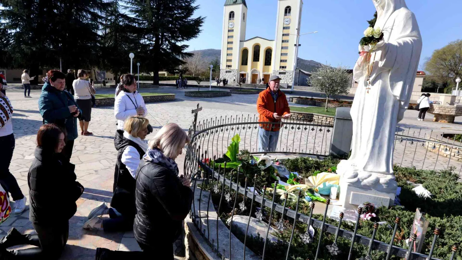 Sì del Vaticano alla devozione e ai pellegrinaggi