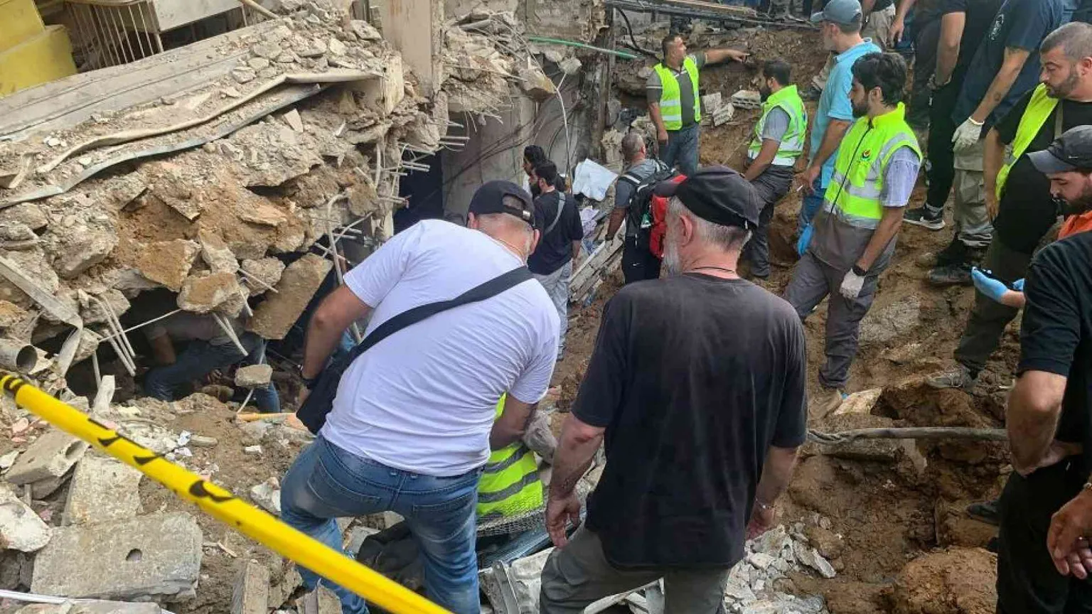 Raid di Israele a Beirut, ucciso il numero due di Hezbollah