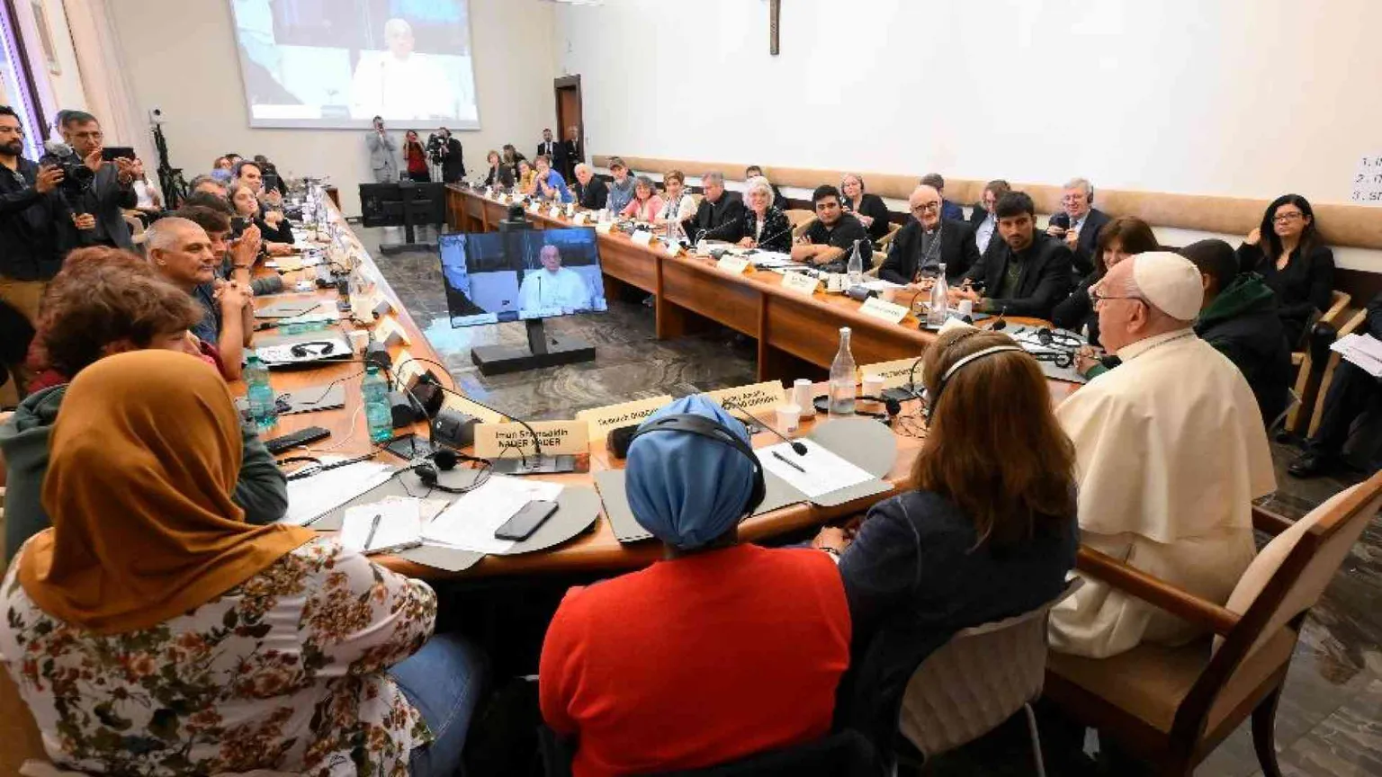 Il Papa: più tasse ai milionari per aiutare poveri e ceto medio