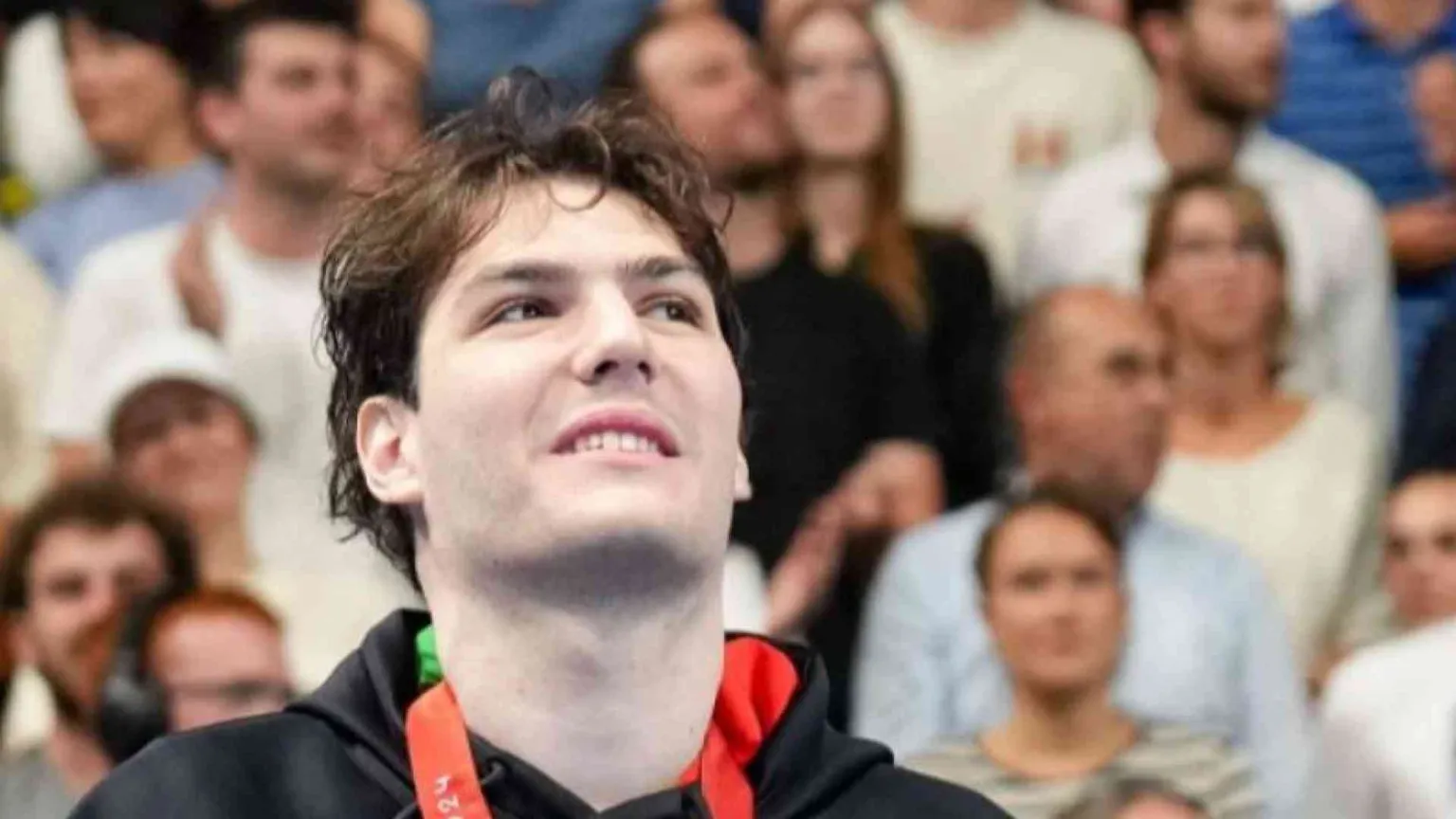 Il campione paralimpico Fantin: «Il nuoto cura tutte le ferite»