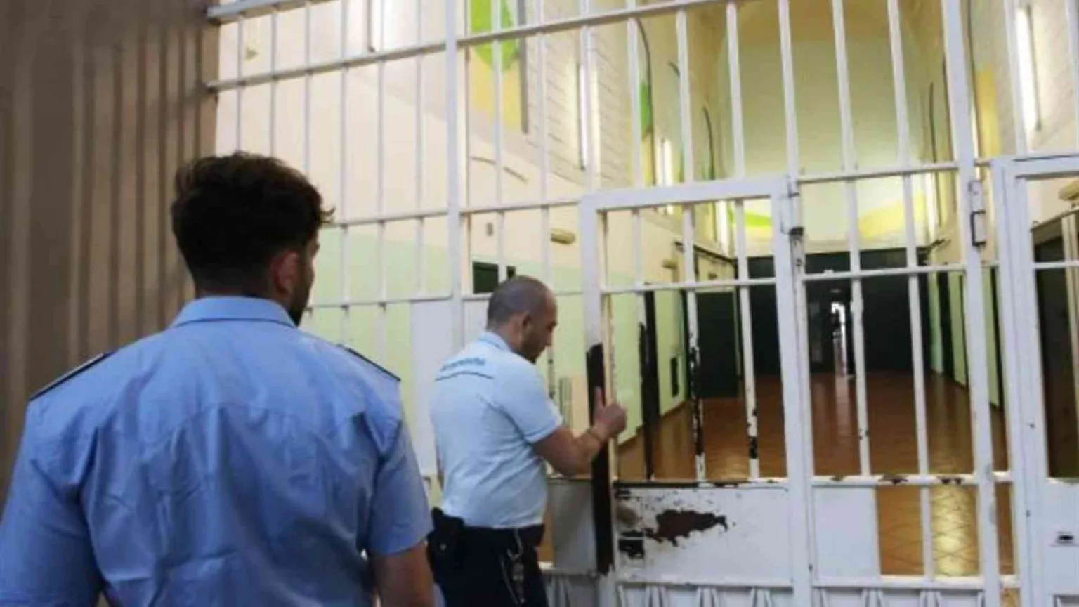 L'Avvocatura chiede di agire per risolvere la grave crisi delle carceri