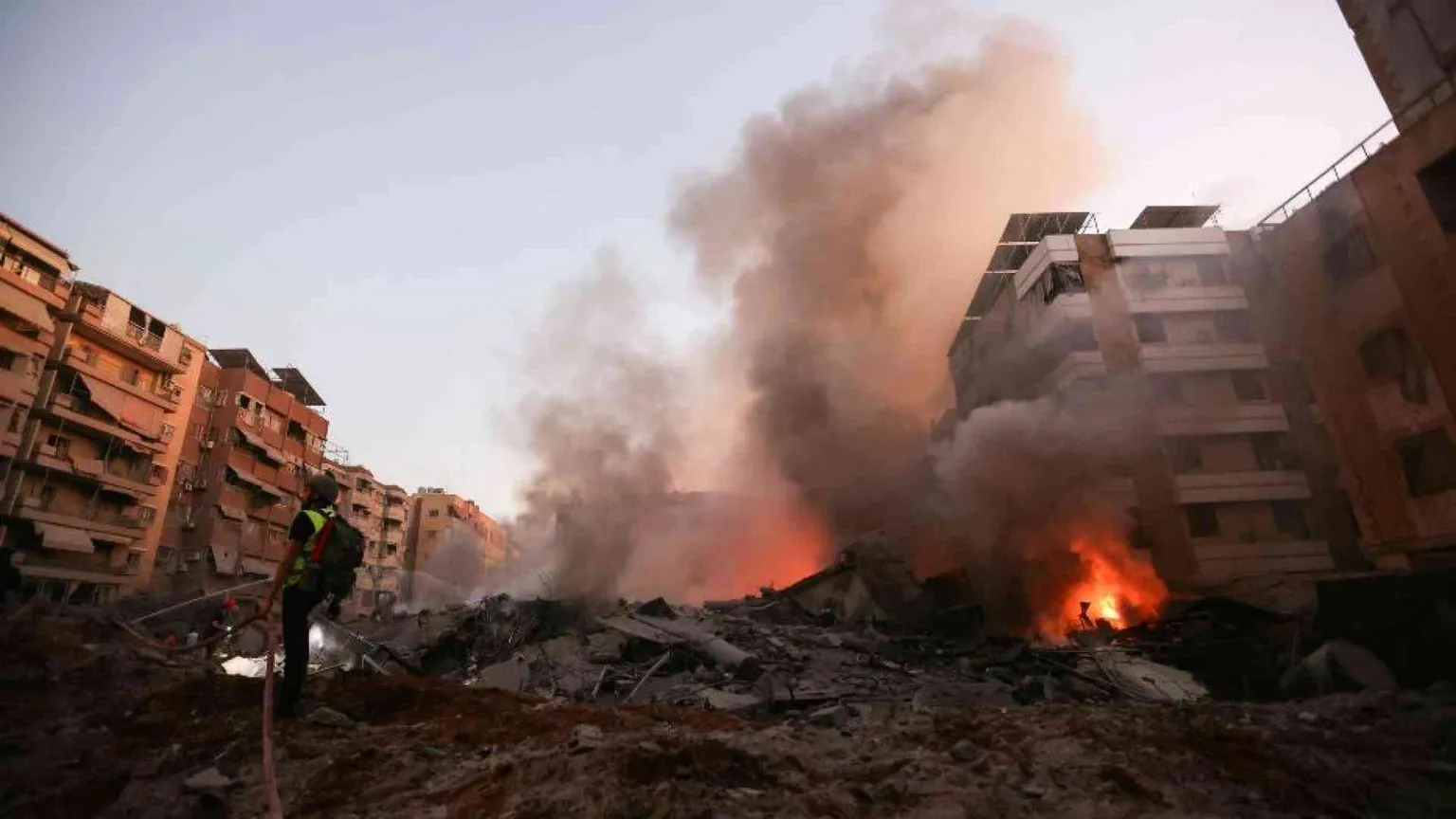 Devastato il quartiere di Hezbollah. L'obiettivo era il leader Nasrallah