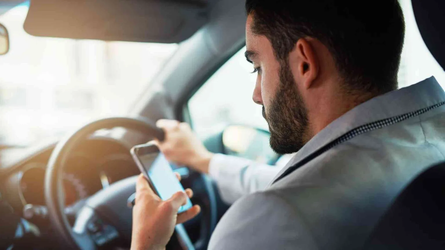 Pericolosi e ignoranti: gli italiani al volante sono davvero così?