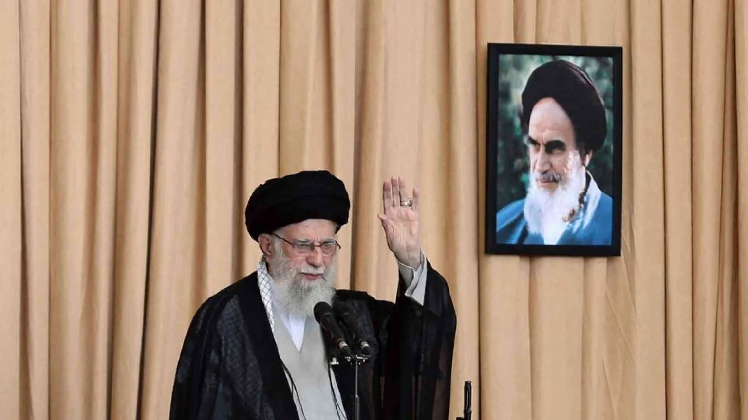 Raid su Beirut, nel mirino successore di Nasrallah. Khamenei: colpiremo ancora