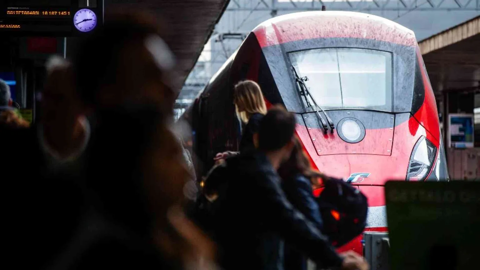Operaio ucciso sulla linea Bologna-Venezia. Ed è ancora caos ferrovie