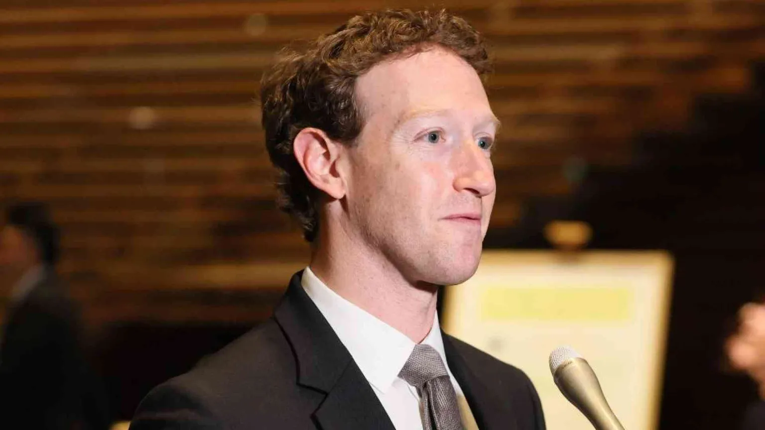 Zuckerberg supera Bezos e diventa il secondo Paperone