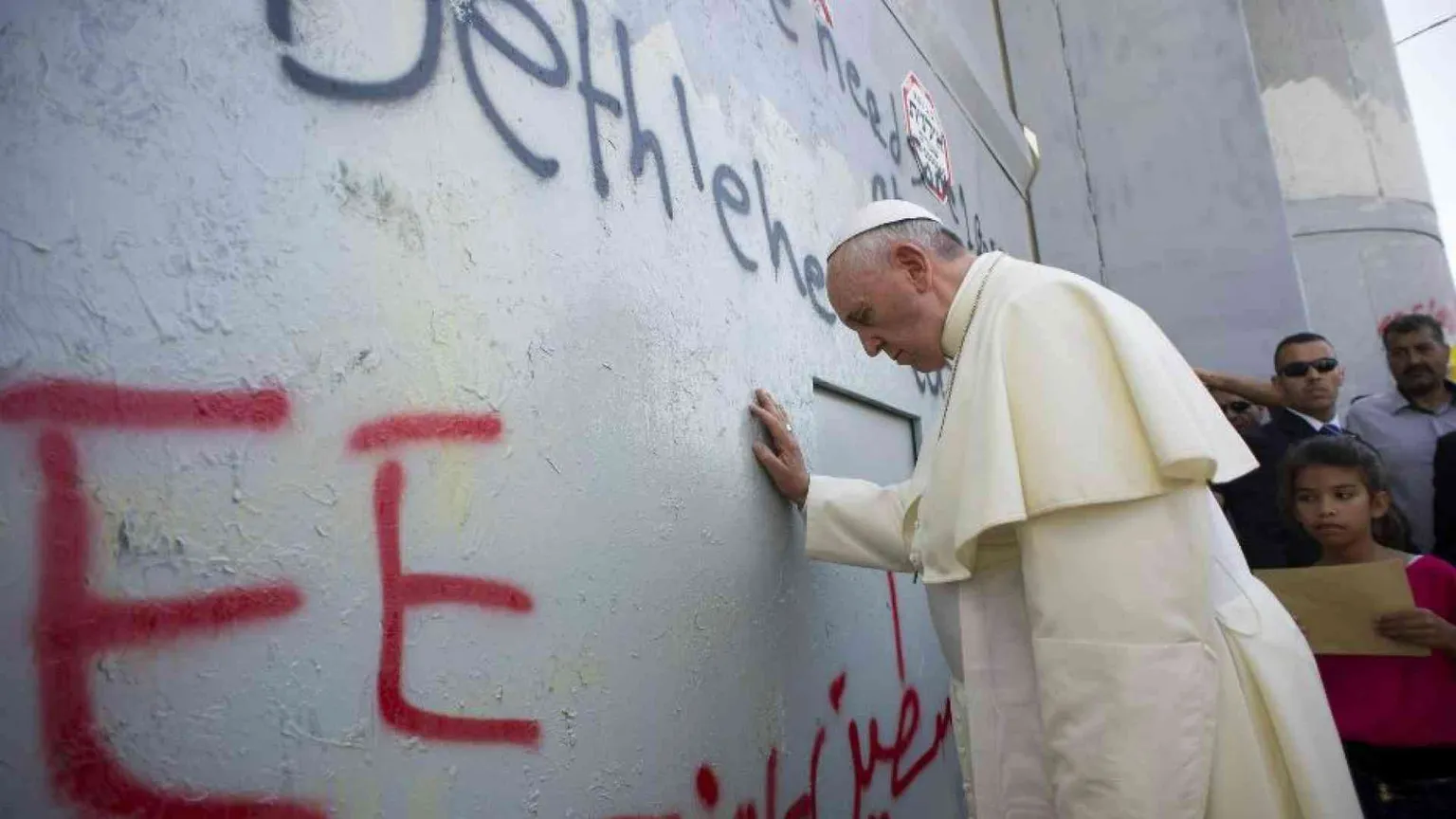«Sono con voi sotto le bombe»: ecco le parole del Papa