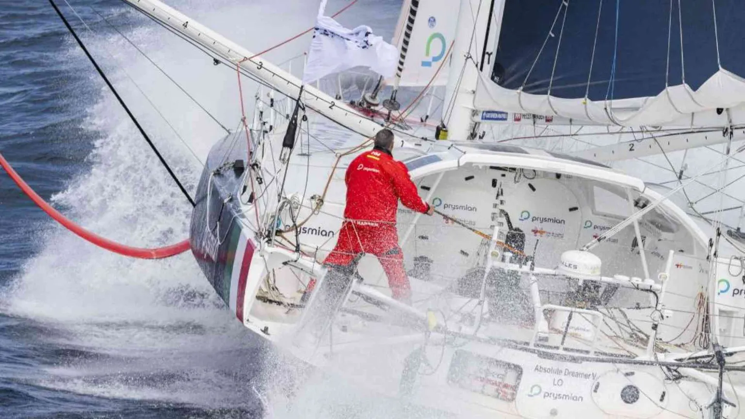 Pedote: «Io su una barca a vela fino ai confini del mondo»