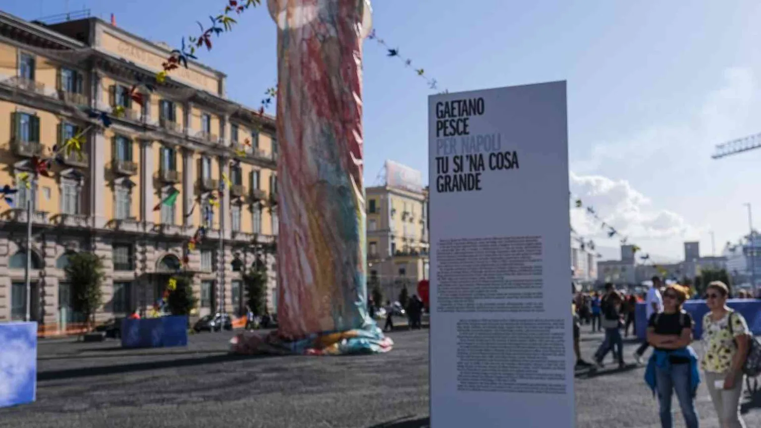 La gente non vuole quel “Pulcinella”. Possiamo vivere liberi dall’eccesso