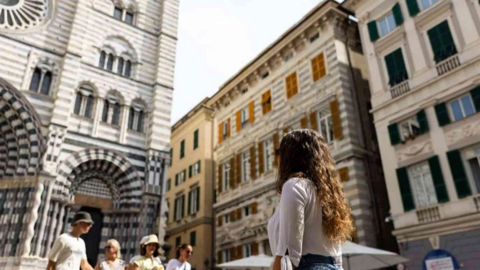 Dove andare nel 2025? Da Genova al Camerun, ecco le scelte di Lonely Planet