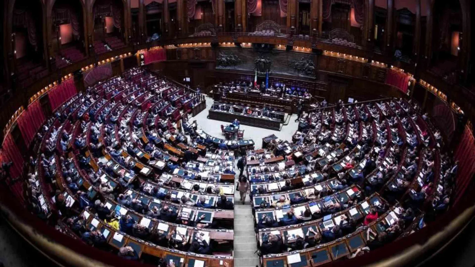 Salta il taglio del canone Rai. Arriva norma stoppa-processi