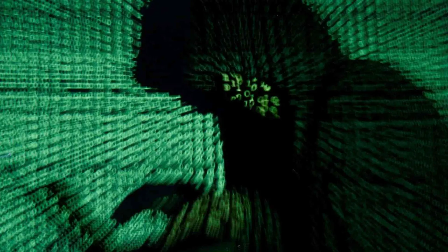 Gli 007 israeliani, l'Eni, le Procure: i dati negli archivi delle spie
