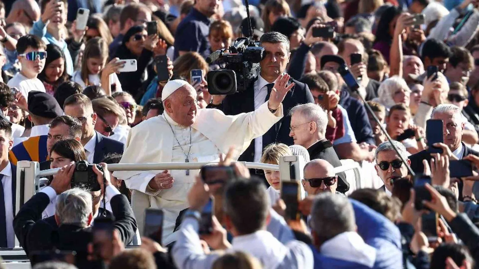 Papa Francesco: nella guerra tutti perdono, prime vittime bambini e famiglie