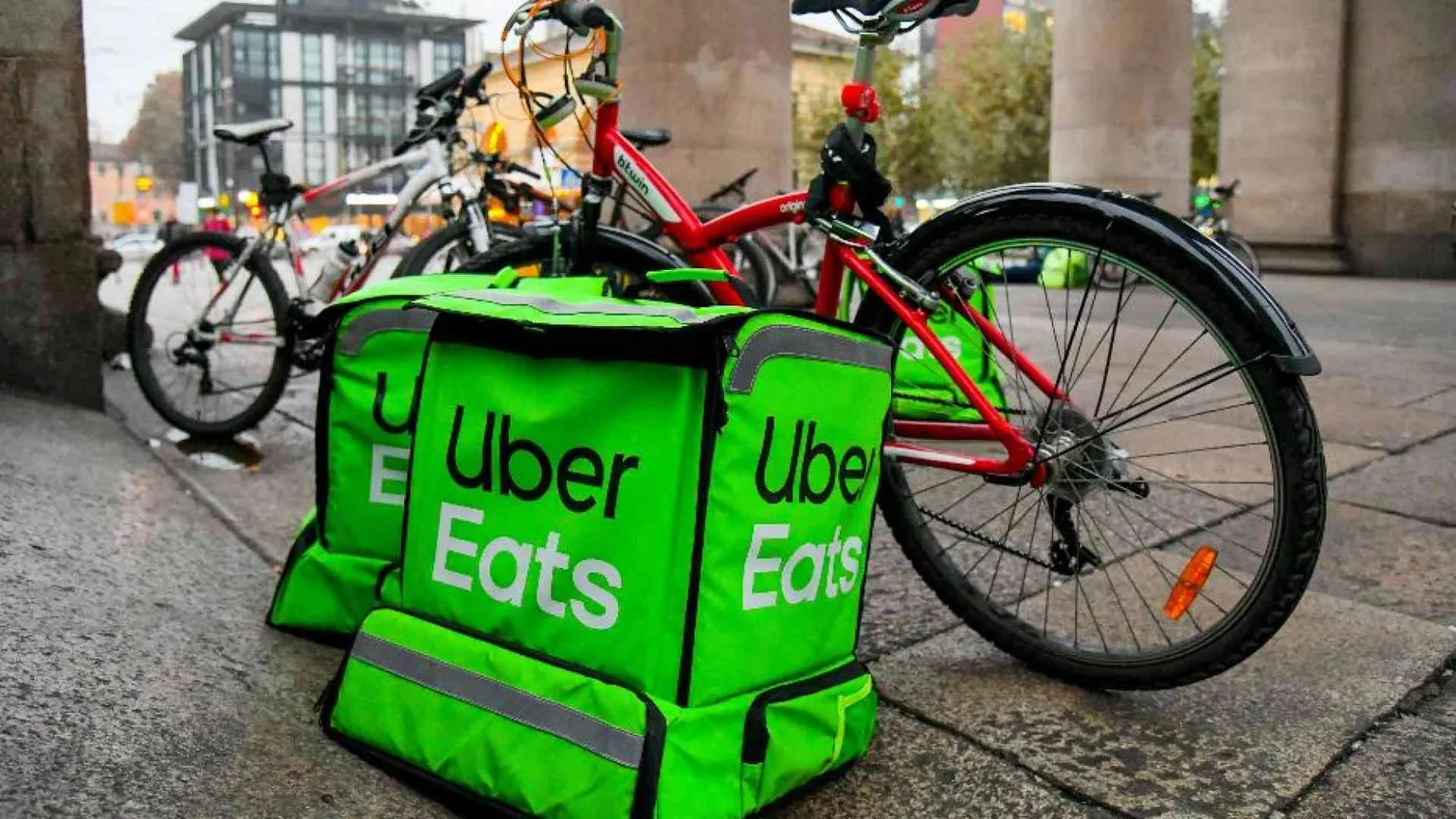 Metà dei rider lo fa come lavoro principale, non per arrotondare
