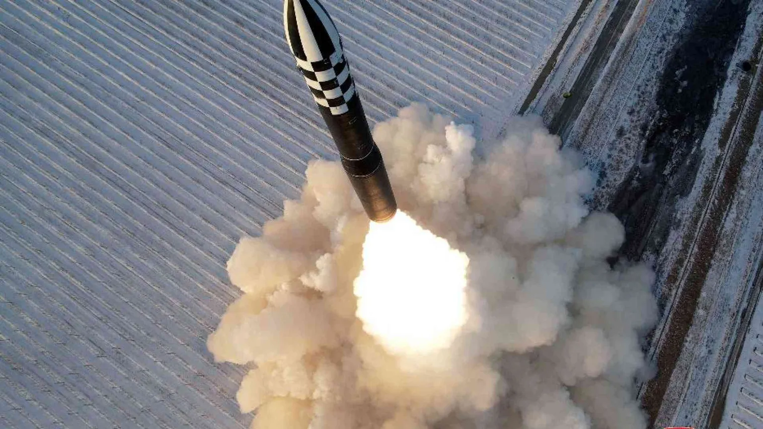 La nuova sfida di Kim: lanciato un missile intercontinentale
