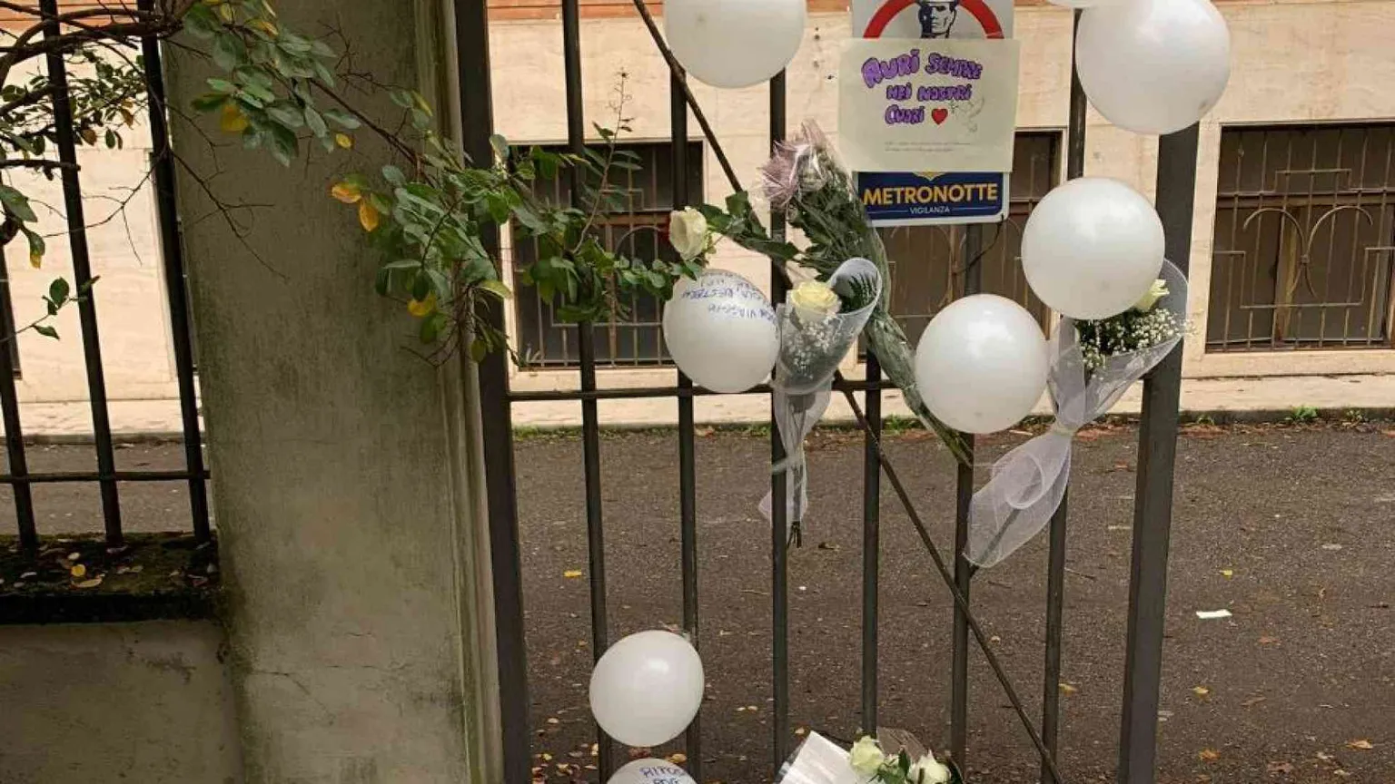 Piacenza piange la piccola Aurora. Il vescovo: «Adulti, crescete»