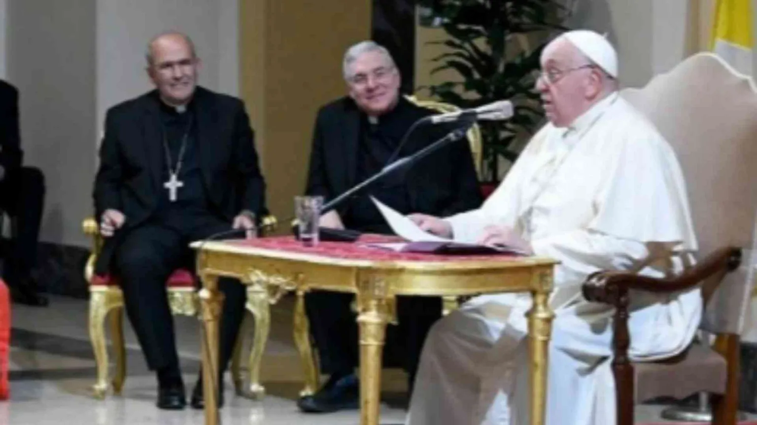Il Pontefice alla Gregoriana: disarmiamo i pensieri, le parole, gli sguardi
