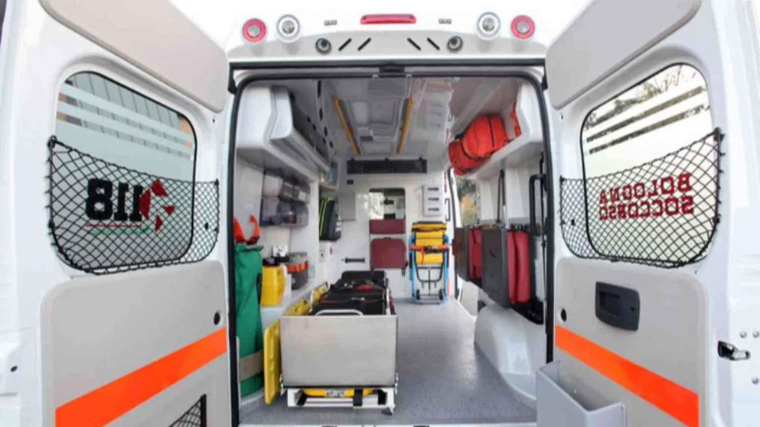 Muore in un incidente stradale per proteggere la moglie