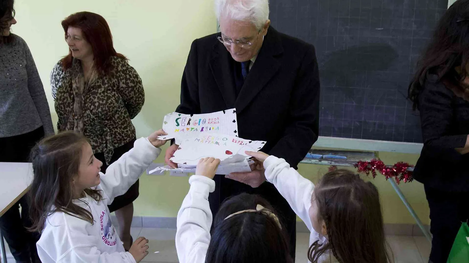 Mattarella: «Dobbiamo proteggere i bambini da guerre e abusi»