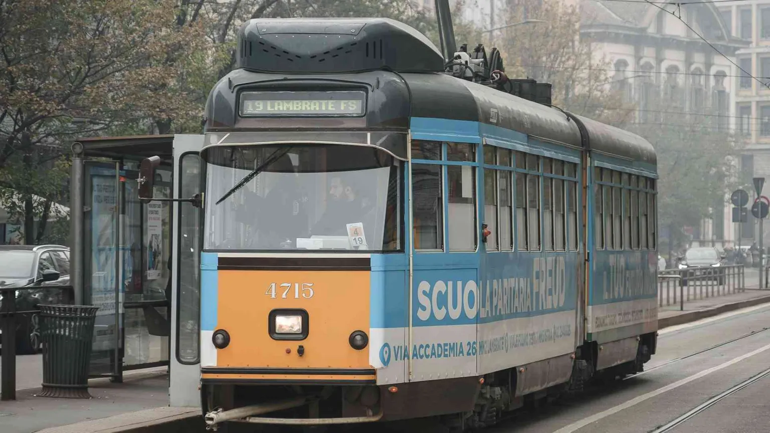 Il paradosso della mobilità italiana: i “forzati” dell’auto sono i più poveri