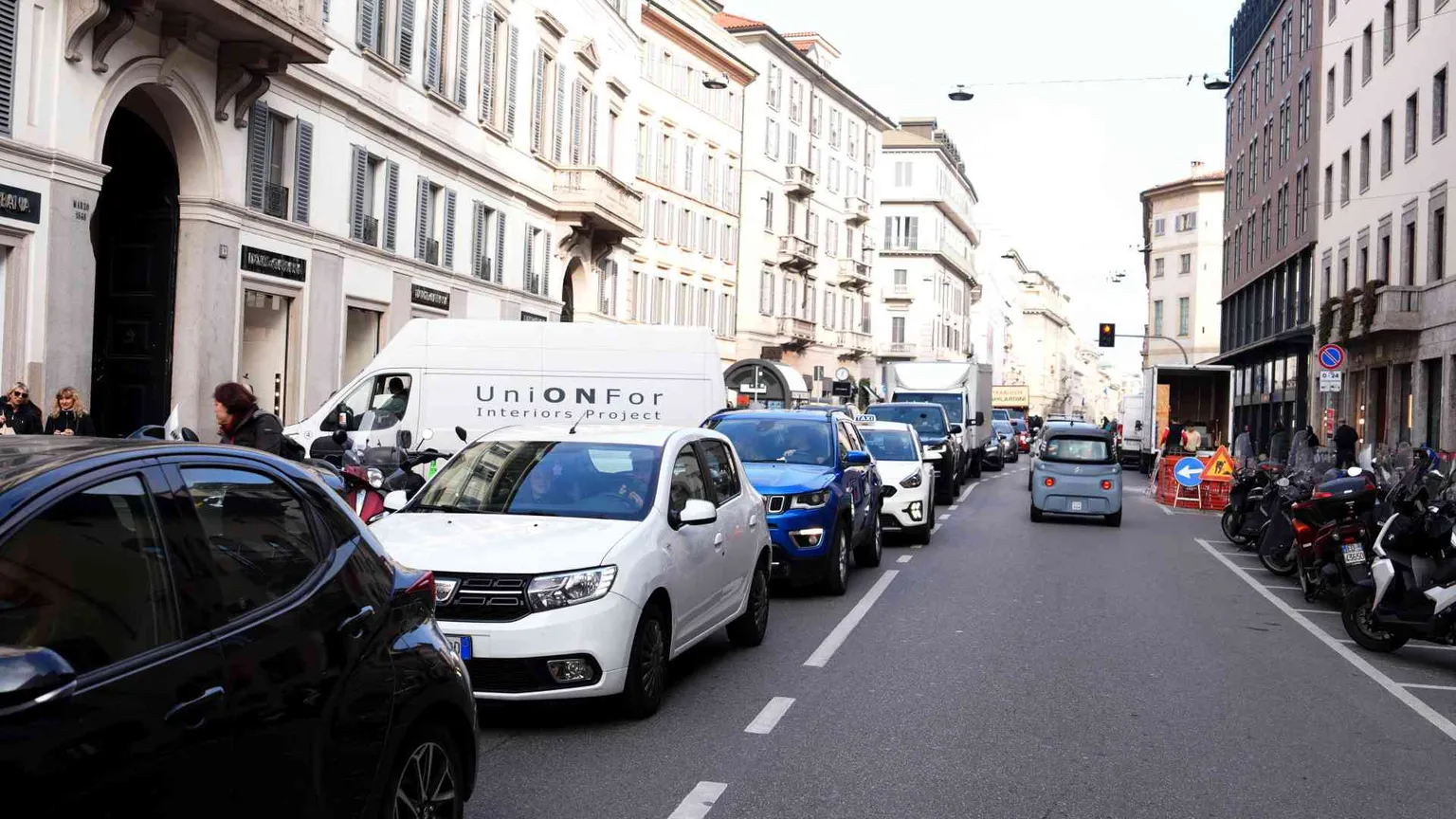 Mantenere l’auto è un lusso: il conto è 4.300 euro l’anno