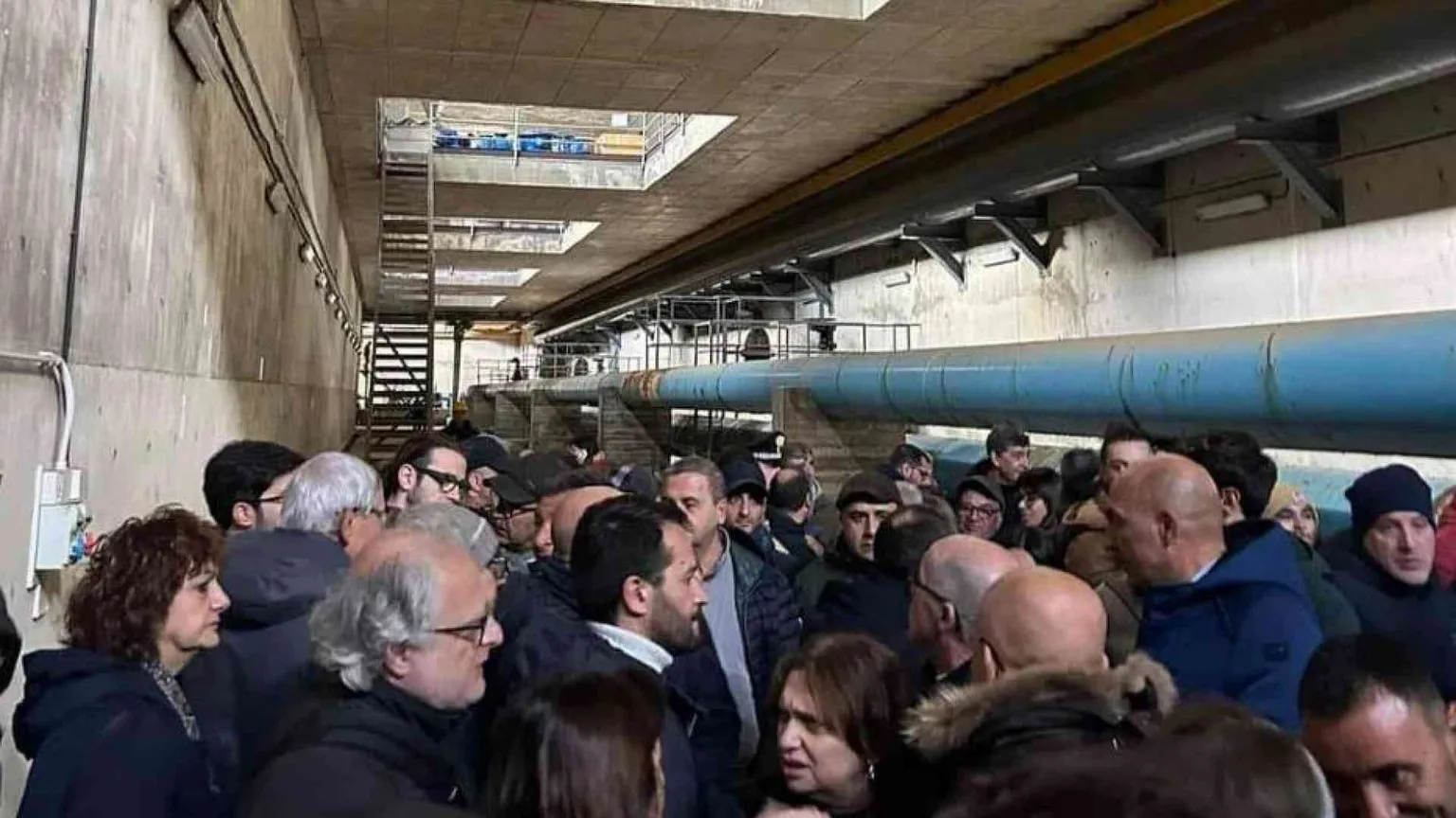 I sindaci ennesi chiudono il rubinetto. È cominciata la guerra dell'acqua