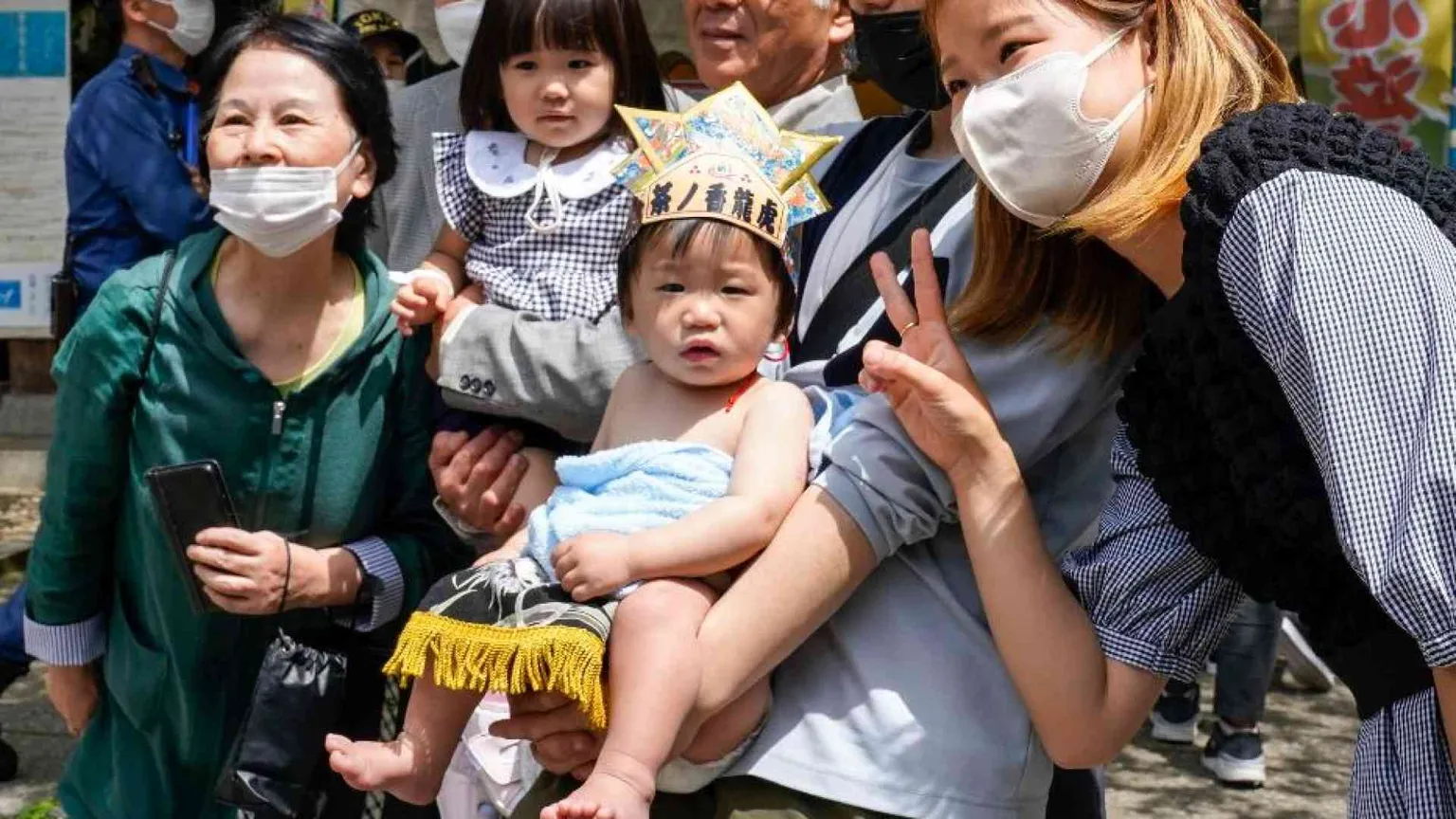 Più famiglia, meno lavoro: Tokyo taglia la settimana lavorativa