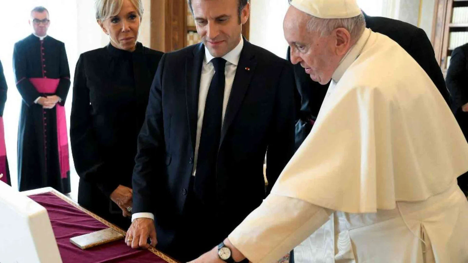 Francesco primo Papa in Corsica. Perché ci va, cosa farà