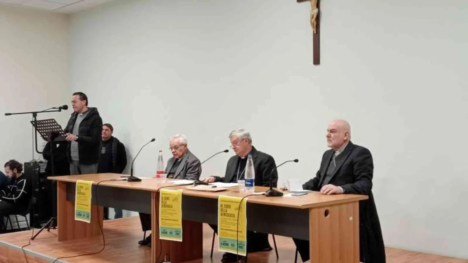 Vescovi campani in dialogo coi politici: stagione nuova ma non serve il partito