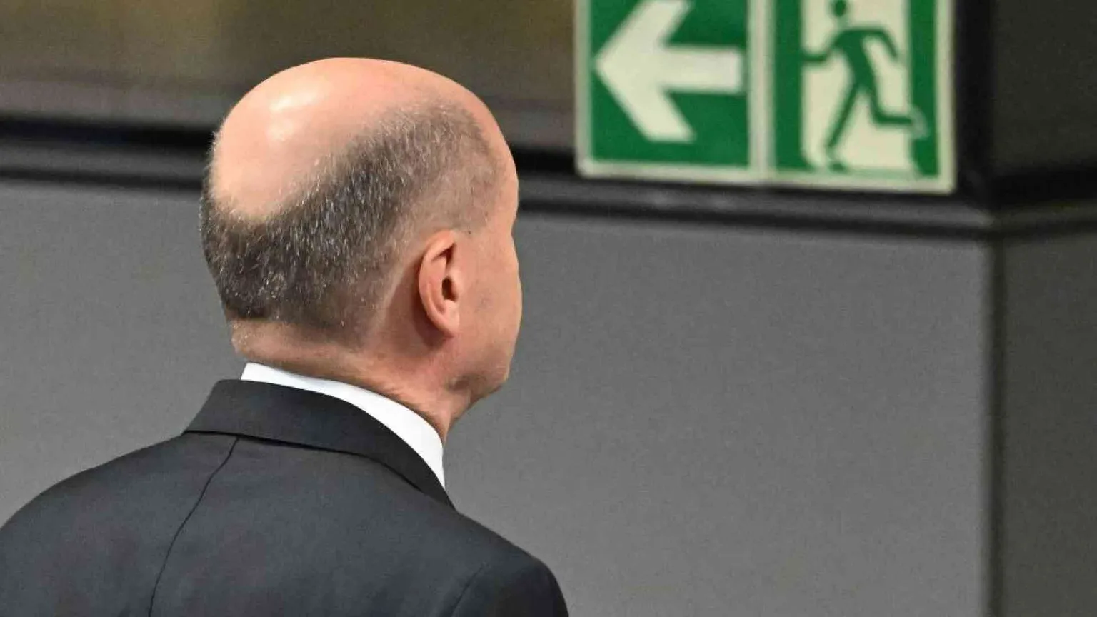 Scholz getta la spugna, in Germania è crisi di governo: si vota a febbraio